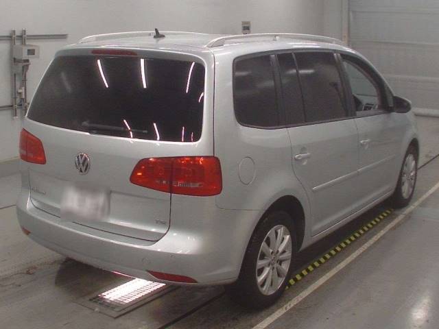 10178 VOLKSWAGEN GOLF TOURAN 1TCAV 2011 г. (CAA Tokyo)